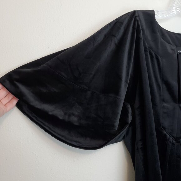 Tuckernuck Pomander Place Black Velvet Finley Flutter Sleeve top - Picture 5 of 9